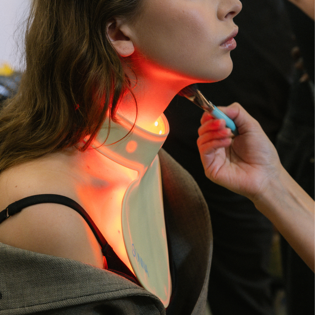 Sonna Brightening LED Mask and Décolletage Attachment